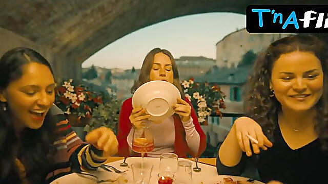 Grace Van Patten Sexy Scene in The Twisted Tale Of Amanda Knox