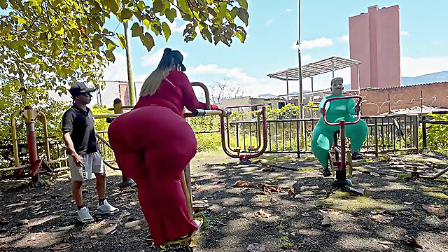 Mega Butt 30