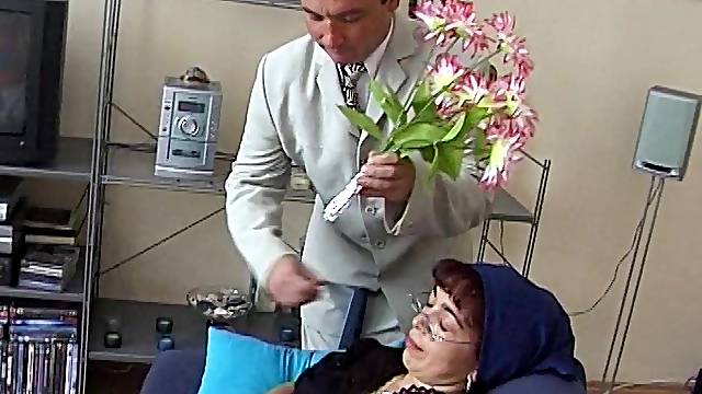 Mature amateur with glasses fucked in doggystyle and loves it