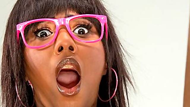 Big-bottomed ebony Ryan Keely fucked by a hard rubber penis