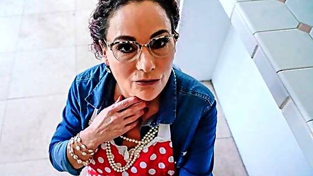 Nanas Secret Profession