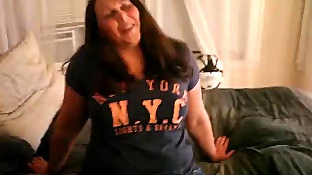I dont know who is this mom guys, i just wanted to share this video from that other page