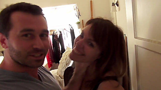 Amateur sex with busty MILF Gia Paloma