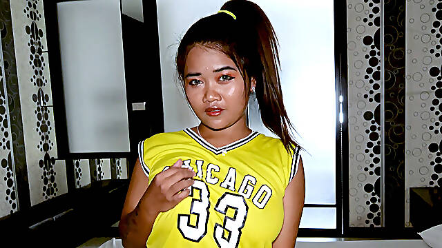 Cute Thai SBBWS humped hard from behind