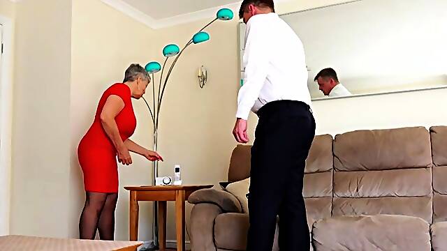 Granny pays with her pussy