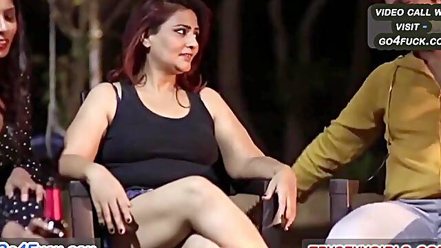 Indian BBW Ke Samne gets a hot creampie from her horny friend in the pool