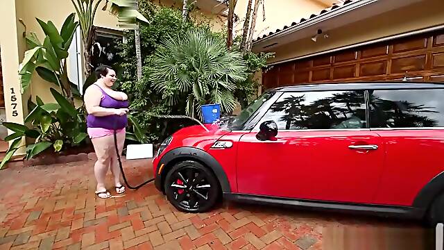 Peyton Thomas - Big Boob Car Wash