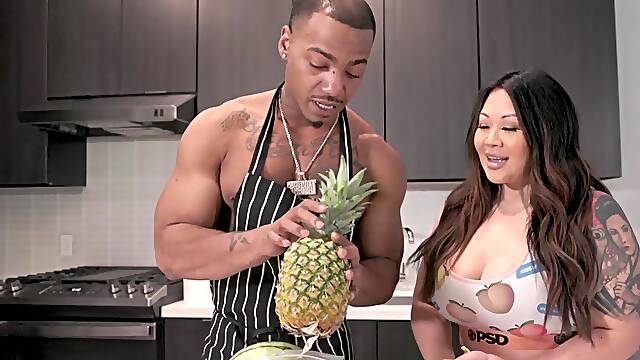 Getting juicy with Tokyo Leigh