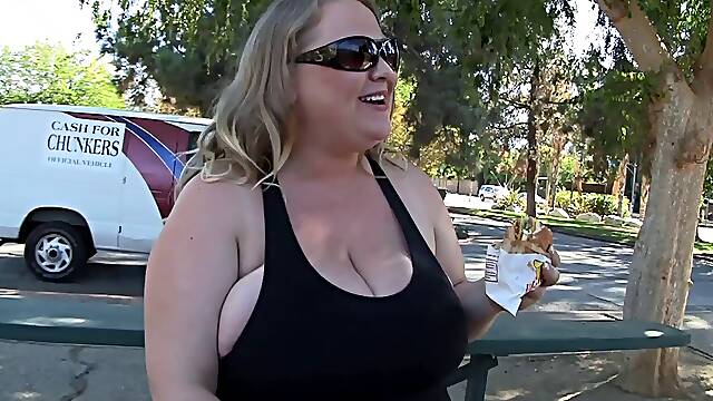 Sporty bbw coping with her trainer's big black cock