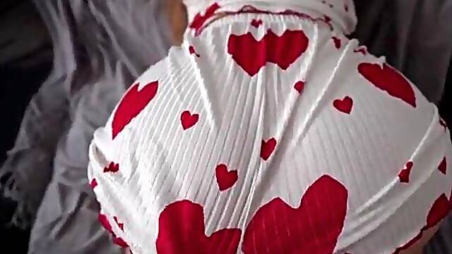 Screwed a gal with short shorts on the side of her large butt