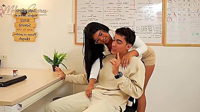 Large-breasted psychologist screws her patient who turns out to have a huge wang - RosxanaGutierrez & TommyVerga