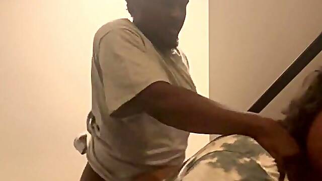 Hawt BBE getting nutted on in the stairwell