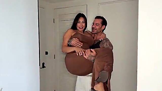 I picked up this Colombian mother Id like to fuck in Miami .. I discovered out that babe was illustrious after I screwed her