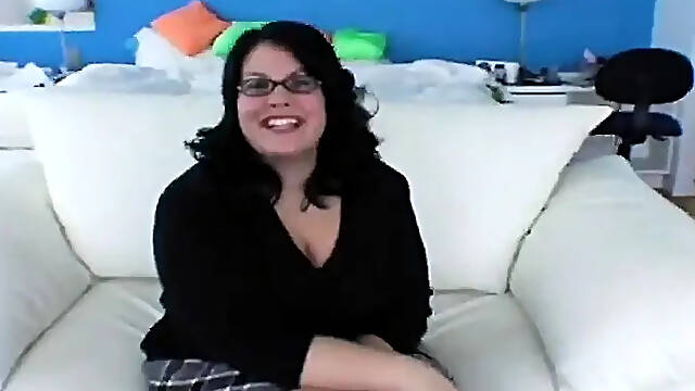 Maddy nice-looking plumper light s&m sub anal drilling