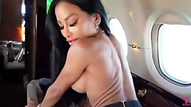 OnlyFans - CJ Miles Oriental Spinner CJ Miles s Teddy on Intimate Jet to Bahamas