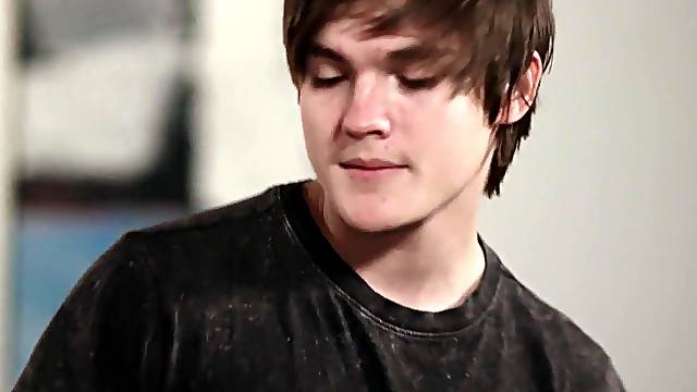 Curvy mother Id like to fuck stepmom Syren de Mer seeks comfort in the arms of her large shlong stepson