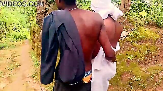 Big beautiful woman Afro Amateur Female-dominant Got Banged By BigDick Softkind in the bush