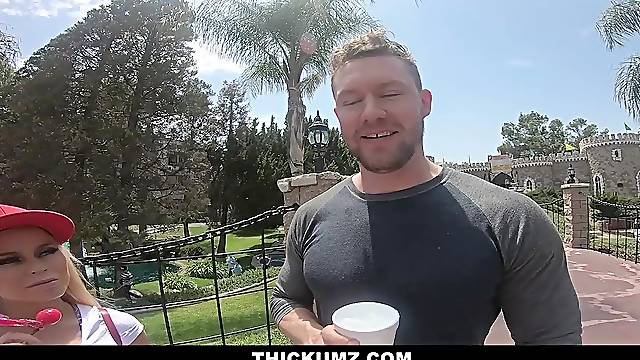 Thickumz - Slutty Golden-Haired Twerks Booty and Cruises For Weenie