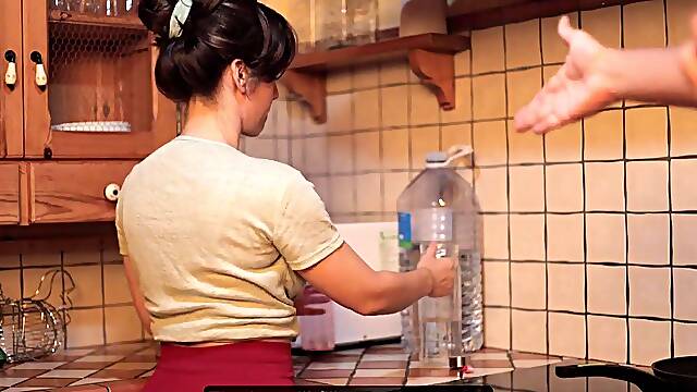 STEP-SIBLINGS film a FAKE ADULT MOVIE, but it doesn't go well