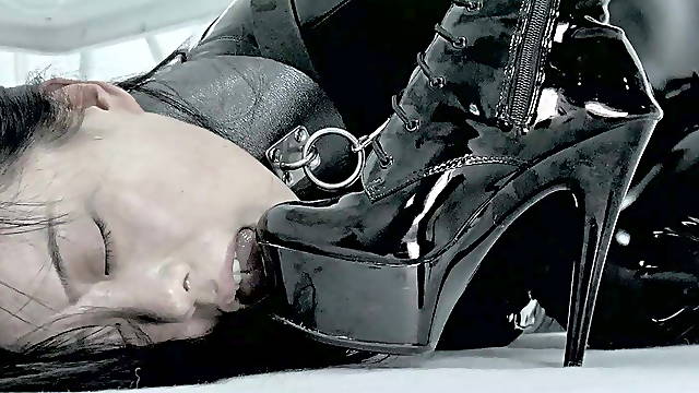 Follow our tw: feitishslavestudio Latex mistress femdom salv