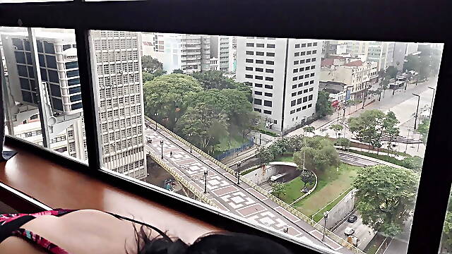 Fucking the hottie at work at lunch