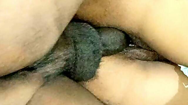 Video of ass fucking for the first time goes viral at night, but brother-in-law's ass is tight.