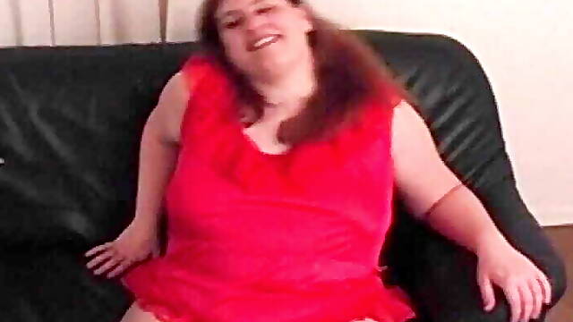 BBW Amateur Handjob In Red