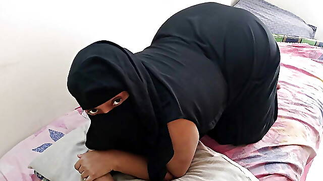 Saudi Arabian sexy MILF Muslim big ass stepmom gets fucked by stepson when she waits on bed for...