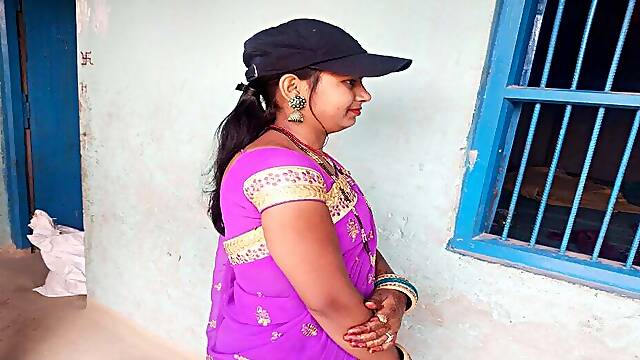 Desi Bhabhi Sex in outdoor