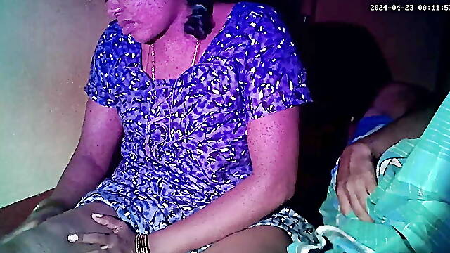 Indian village house wife big black busy show and boobs kiss