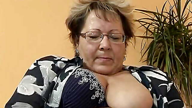 German Granny enjoys hardcore fuck