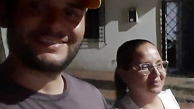 Mature woman gets convinced to get fucked by a big cock inside her pussy - homemade porn