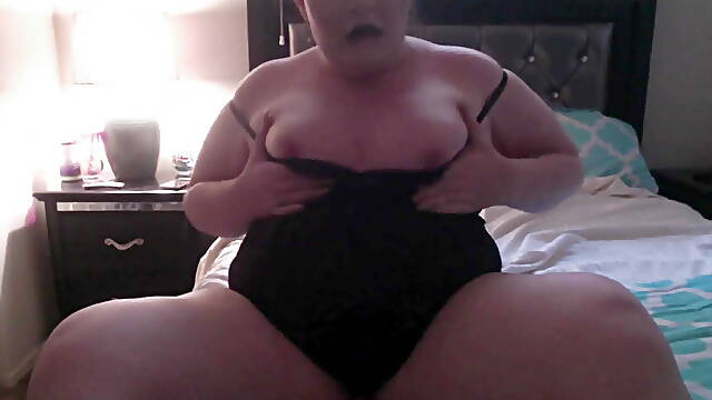 Big Ass Shemale Cums on Camera!