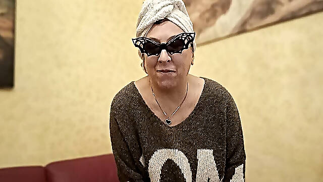 Veronica Rossi Official - She Wants to Attract You with Her Naked Nudity to Stimulate Your Libido