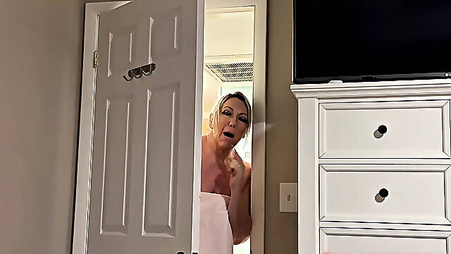 BBW Coworker Facefucked in the Shower