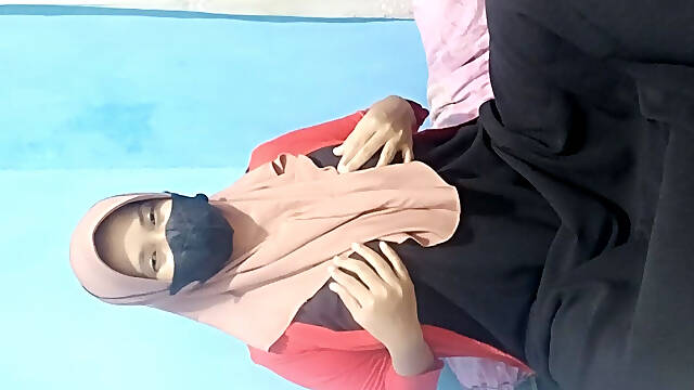 Hijab Girl Masturbating Thirsty Warmth