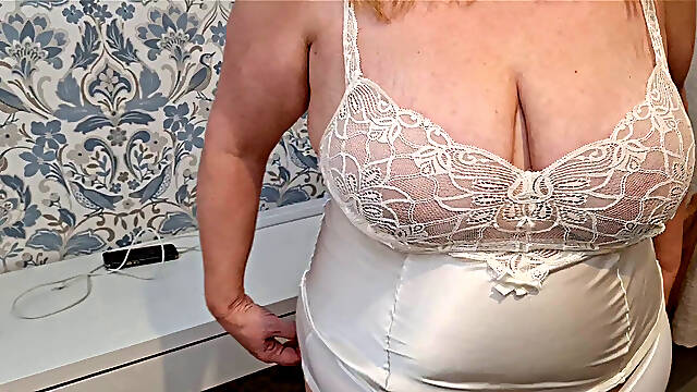Fun Wifes Curvaceous Delectable BBW Ass in Beautiful Plain White Panties