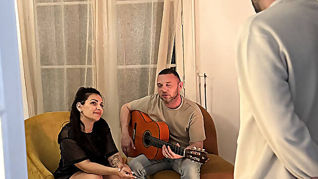 Lily Alix, Guitar Lessons Without Limits.