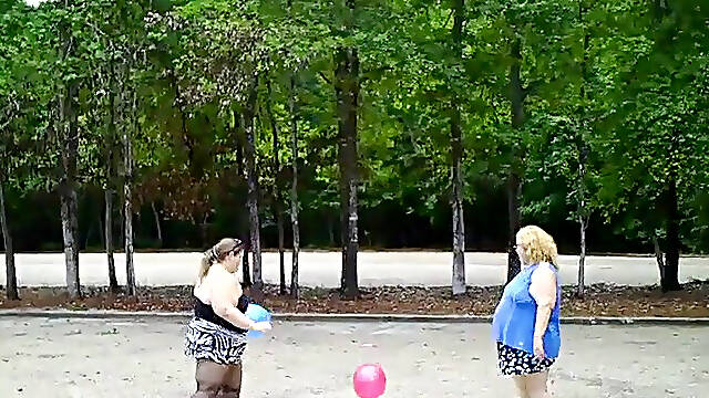 Angie Kimber and I play with balloons out side