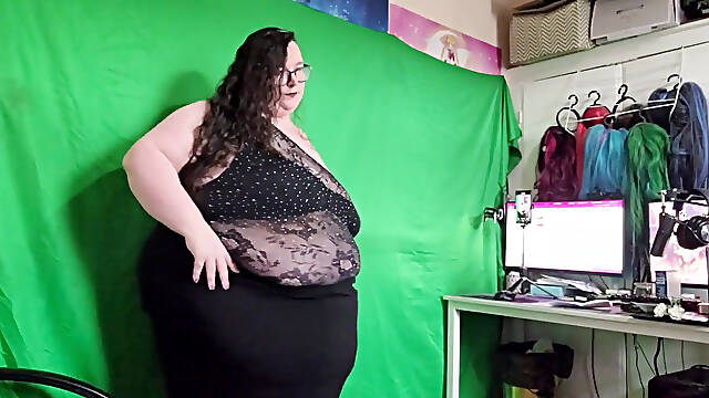 SSBBW Sensual Movements and Strip