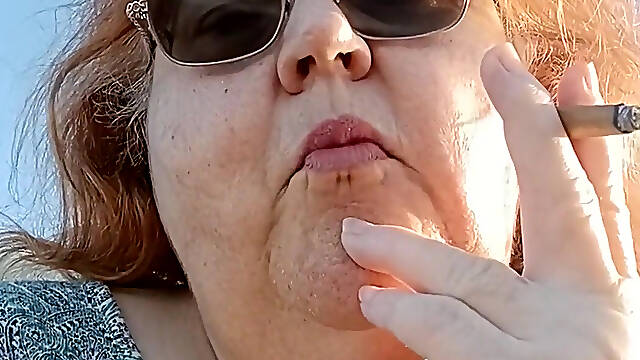Beachy Smoke Break! I Took a Walk on the Windy Beach!