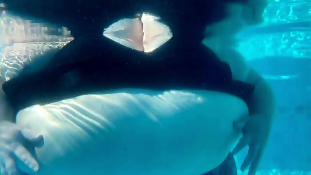 Celia Underwater - MP4