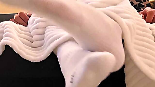 Slow sock reveal