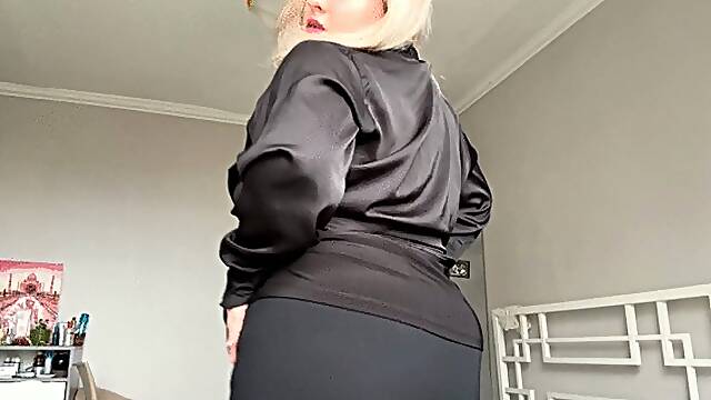 Curvy blonde tease!