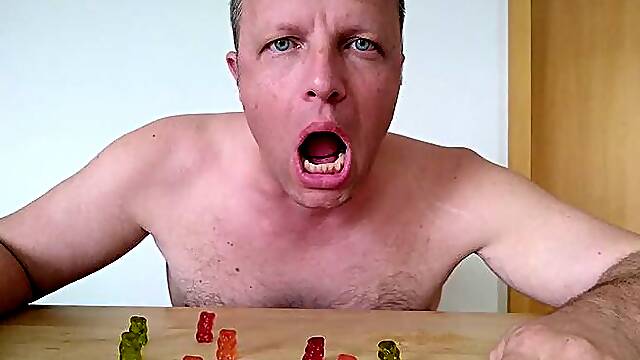 I am a giant and have frozen 10 gummy bears. They cannot move. My belly is waiting for them...