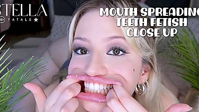 Extreme MOUTH Spreading TEETH Fetish Closeup Plump LIPS