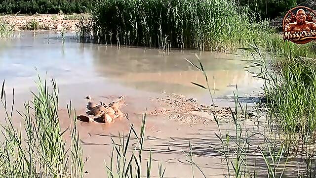 A short exploration of a new mud lake.