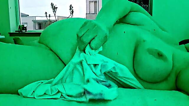 Emerald City, squirming princess