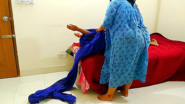My Hot Stepmom Gives Me A Rough Fuck After Tides My Hand in An Empty House - Sexy MILF Muslim Hard Cumshot