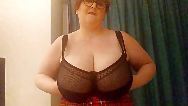 Huge boobs & pussy play